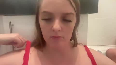 aussiecouple101798558 online show from October 4, 5:05 am