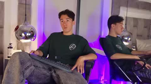 austinreeds online show from April 26, 1:42 pm