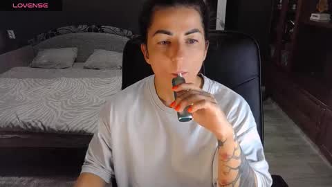 Ava online show from November 4, 6:09 pm