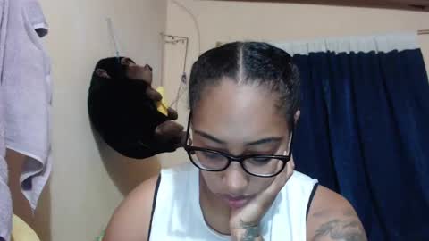 Snapshot of ava_f0xy chatting on March 7, 2:15 am Ava Jordana online show from March 7, 2:15 am