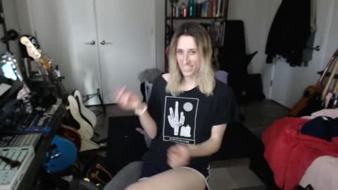 Ava online show from April 3, 7:54 pm