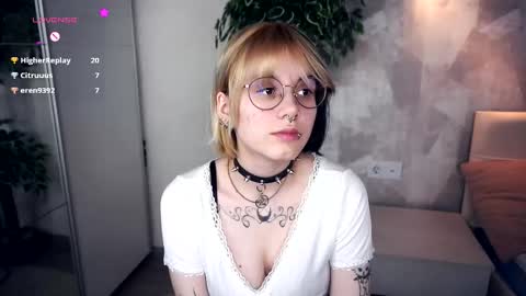 avaobierne online show from February 6, 7:38 pm