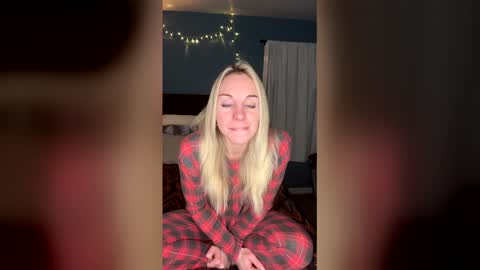 Ava Rose online show from January 7, 2:27 am