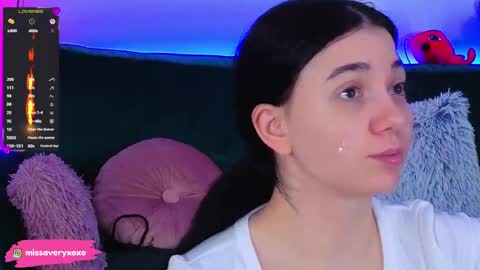 AveryWillow online show from March 22, 12:03 am