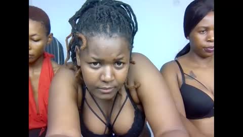 Avril online show from February 7, 8:17 am