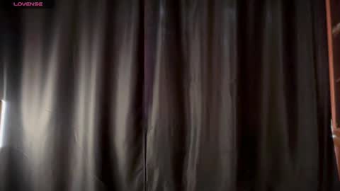 avril_pearly_ online show from May 29, 12:14 pm