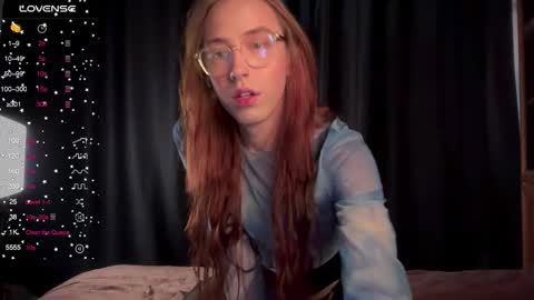 avril_pearly_ online show from September 26, 9:50 am