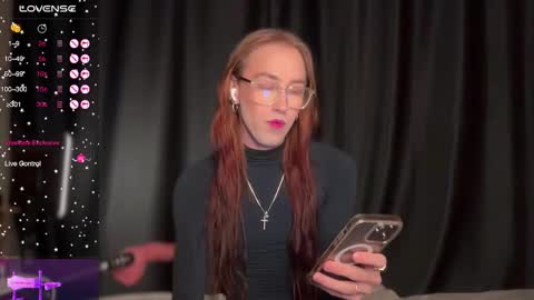 avril_pearly_ online show from November 29, 3:19 pm