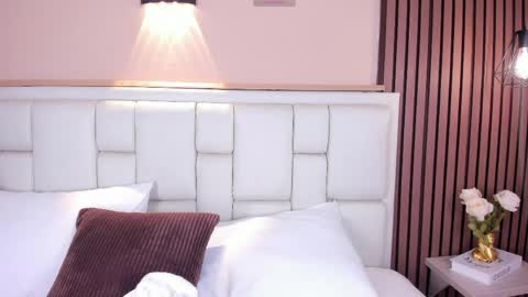 Avy  online show from April 4, 11:39 am