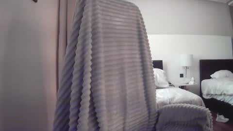 awardy3211 online show from October 5, 11:40 am