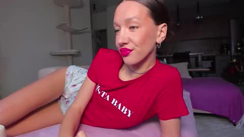 Awgustina online show from December 18, 8:42 am