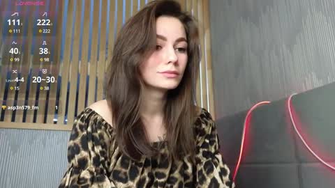 Snapshot of aww_burn chatting on February 12, 4:12 am Tris online show from February 12, 4:12 am