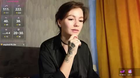 Snapshot of aww_burn chatting on March 6, 4:41 am Tris online show from March 6, 4:41 am