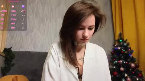 Snapshot of aww_burn chatting on January 5, 1:45 am Tris online show from January 5, 1:45 am