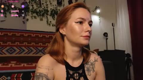 Snapshot of aww_burn chatting on September 12, 2:02 am Tris online show from September 12, 2:02 am