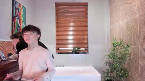 axel_and_jacob online show from November 2, 7:47 pm
