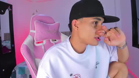 AXEL online show from March 21, 3:56 am