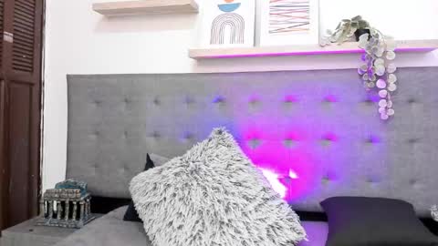 AXEL  online show from April 22, 2:52 am
