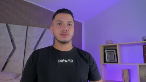 axel_grey_ online show from May 26, 12:33 pm