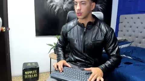 axel_hendrick online show from February 8, 1:03 pm