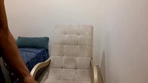 axel_rosse2 online show from January 19, 8:35 am