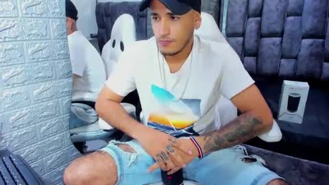 Axell Cross2 online show from February 22, 10:31 pm