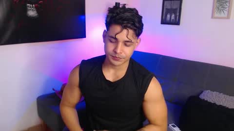 Snapshot of axell_dior chatting on September 15, 8:21 pm axell online show from September 15, 8:21 pm