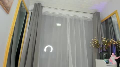 SundyRose online show from January 17, 9:45 pm