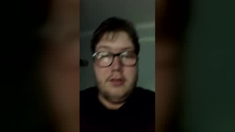 aydluke32 online show from April 2, 2:52 am