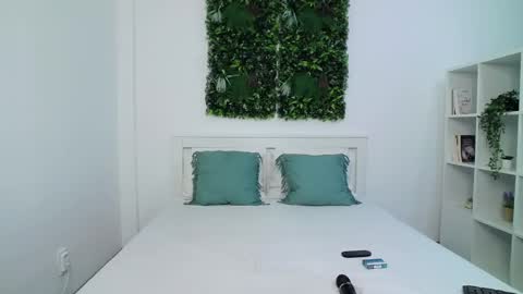 Aylin Ross online show from January 13, 10:45 pm