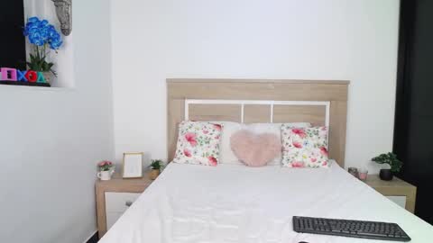 Aylin Ross online show from September 19, 8:01 pm