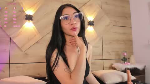 Snapshot of aylin_rousse chatting on October 16, 8:29 pm ayllin online show from October 16, 8:29 pm