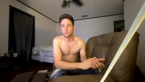 Snapshot of ayr129 chatting on January 5, 4:14 am ayr129 online show from January 5, 4:14 am