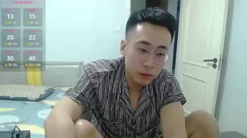 ayyzqh66 online show from April 28, 3:49 pm