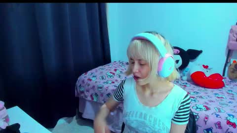 Azu Moure online show from February 13, 2:59 am