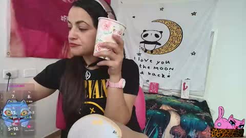 Azucena R online show from February 6, 5:05 pm