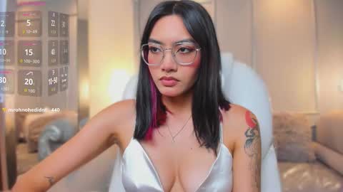 Azura online show from February 26, 8:01 pm