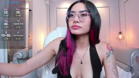 Azura online show from March 3, 7:17 pm