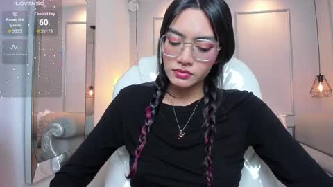 Azura online show from November 6, 7:28 pm