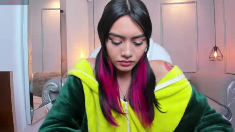 Azura online show from March 11, 7:25 pm