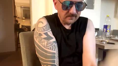 BEEF DADDY online show from November 9, 9:50 pm