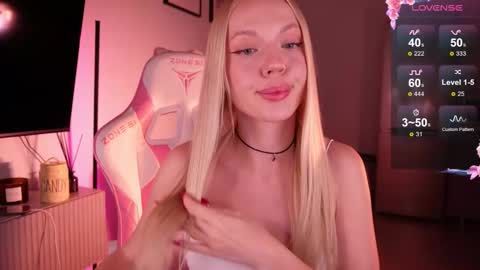 Snapshot of baaby_bon chatting on September 10, 1:56 pm Bonnie  online show from September 10, 1:56 pm