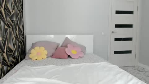 Monica online show from April 23, 3:25 am