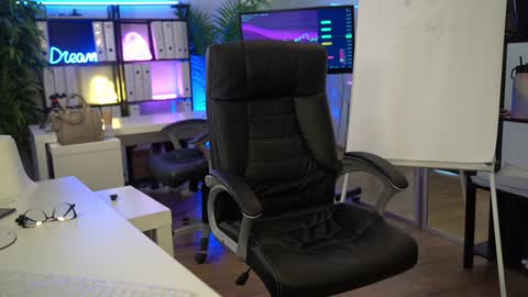 Olivia and Lexi online show from March 23, 8:30 am