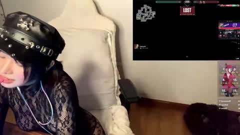 Jialyn online show from October 11, 6:00 pm