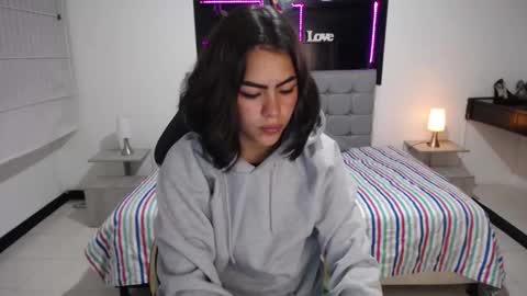 baby_andy_ online show from December 27, 8:45 am