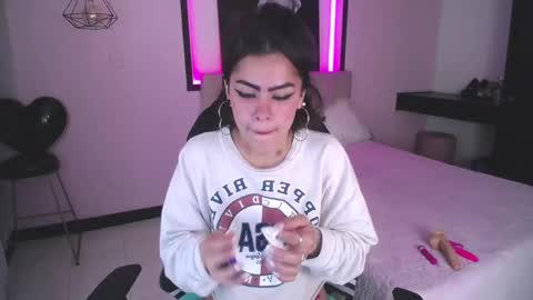 baby_andy_ online show from December 12, 7:37 pm