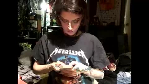 Snapshot of baby_buddha chatting on February 2, 3:43 am baby buddha online show from February 2, 3:43 am