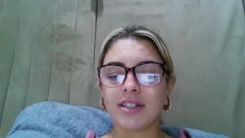 baby_girls2224 online show from January 19, 9:30 am