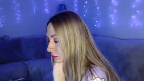 Snapshot of baby_hottye chatting on February 8, 9:25 pm Diva x online show from February 8, 9:25 pm